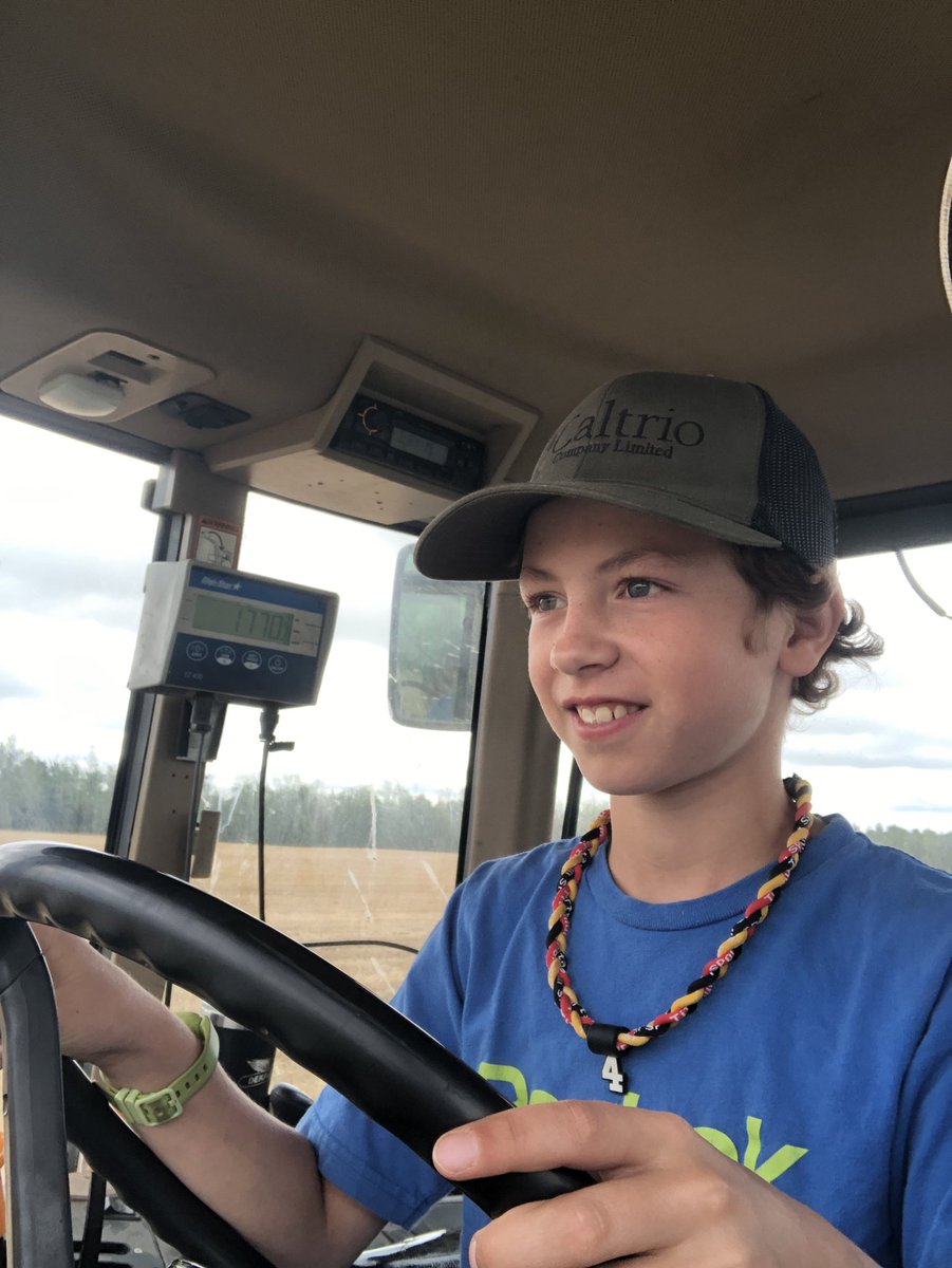 snoweyman's tweet photo. Teaching the next generation the importance of cover crops https://t.co/inambs2BVB