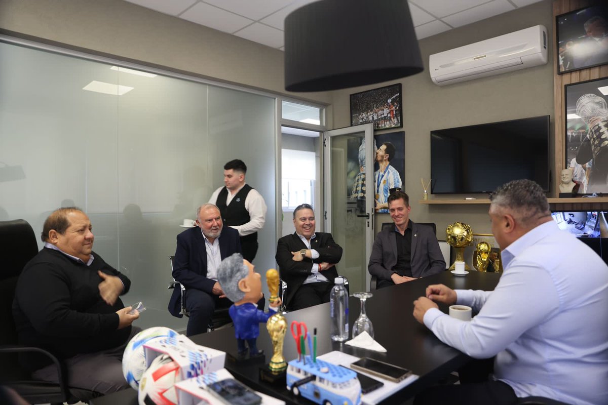 Le agradecemos al Presidente <a href="/tapiachiqui/">Chiqui Tapia</a> por el esfuerzo llevado adelante desde <a href="/afa/">AFA</a> para acompañar con un refuerzo económico a nuestras instituciones de la #PrimeraC y del Ascenso 💪🏻⚽️🇦🇷