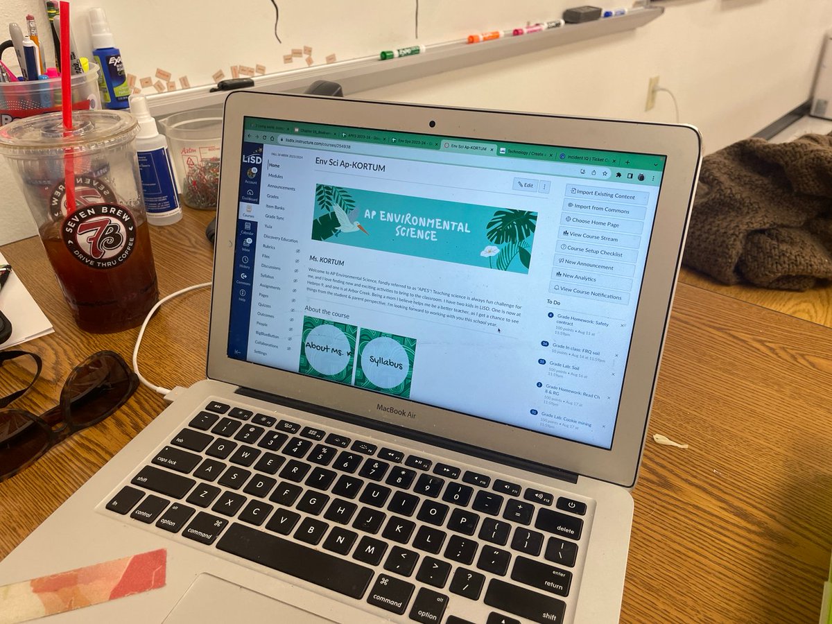 snivelytj's tweet photo. Impressed by the array of innovative buttons adorning teachers' Canvas homepages this year! Kudos to educators like @MrzAHensley and @CauffmanKaren @Hebron_HS for their dedication and pride in their craft. 👏🏻 👏🏻#BetterwithButtons #CanvasCreativity #DigitalLISD https://t.co/nfahpKge3q