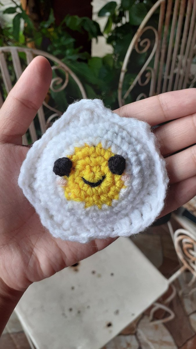 stitchenles's tweet photo. good morning look at this sunny side up plushie that somehow looks like mark https://t.co/wwMxE062kj