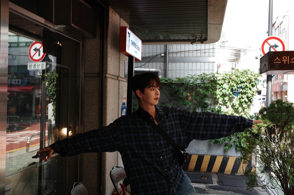 OnlyOneOf_Fr's tweet photo. 2/3 ㅡ #Mine 🐬 https://t.co/vZFRUrcXDi