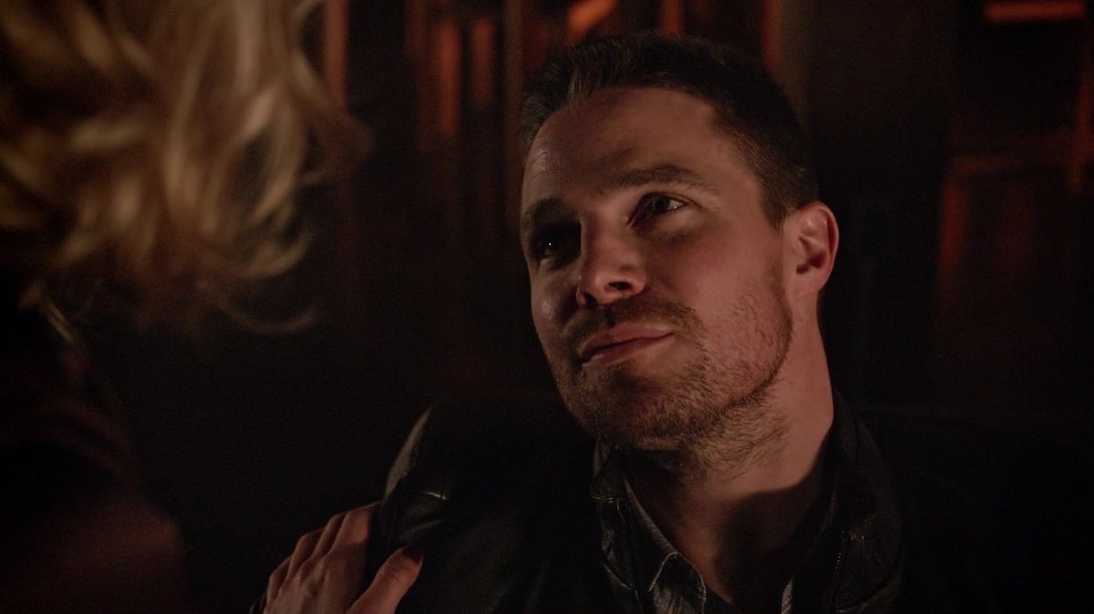 chancletas07's tweet photo. Olicity❤️ https://t.co/Yv5YSJYrzF