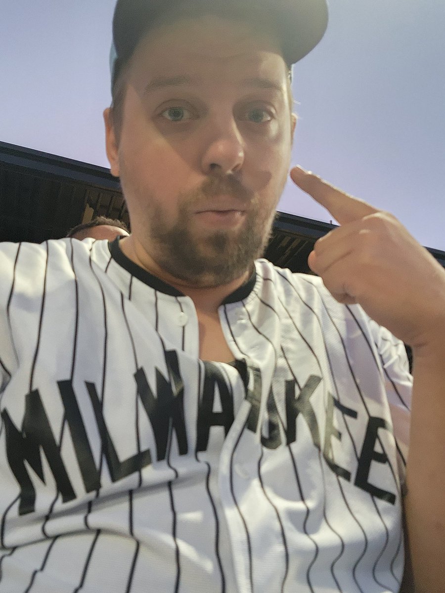 starckie24's tweet photo. 86th lifetime @MKEMilkmen game hoping to finally take home a  @shoptjc  clock #TJCCLOCK https://t.co/1kTDb6PMii