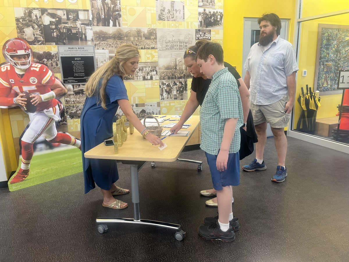 SPS University at Boyd Elementary tonight provided community building! Thank you Boyd staff and families! #SPSUnited <a href="/officialSPS/">Springfield Public Schools</a> <a href="/BethanySiebert/">Bethany Siebert</a>