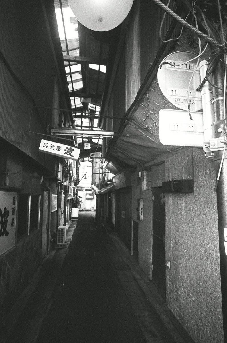leica0726's tweet photo. 昨夜でラストナイトとなってしまった、先日の立石呑んべ横丁でのスナップ📷

camera : Ricoh GR21

#gr_meet_japan 
#grスナップ 
#ricohgr 
#ricohgr21 
#gr 
#gr21 
#grsnap 
#grsnaps 
#ファインダー越しの私の世界 https://t.co/lSYUz3Skcg