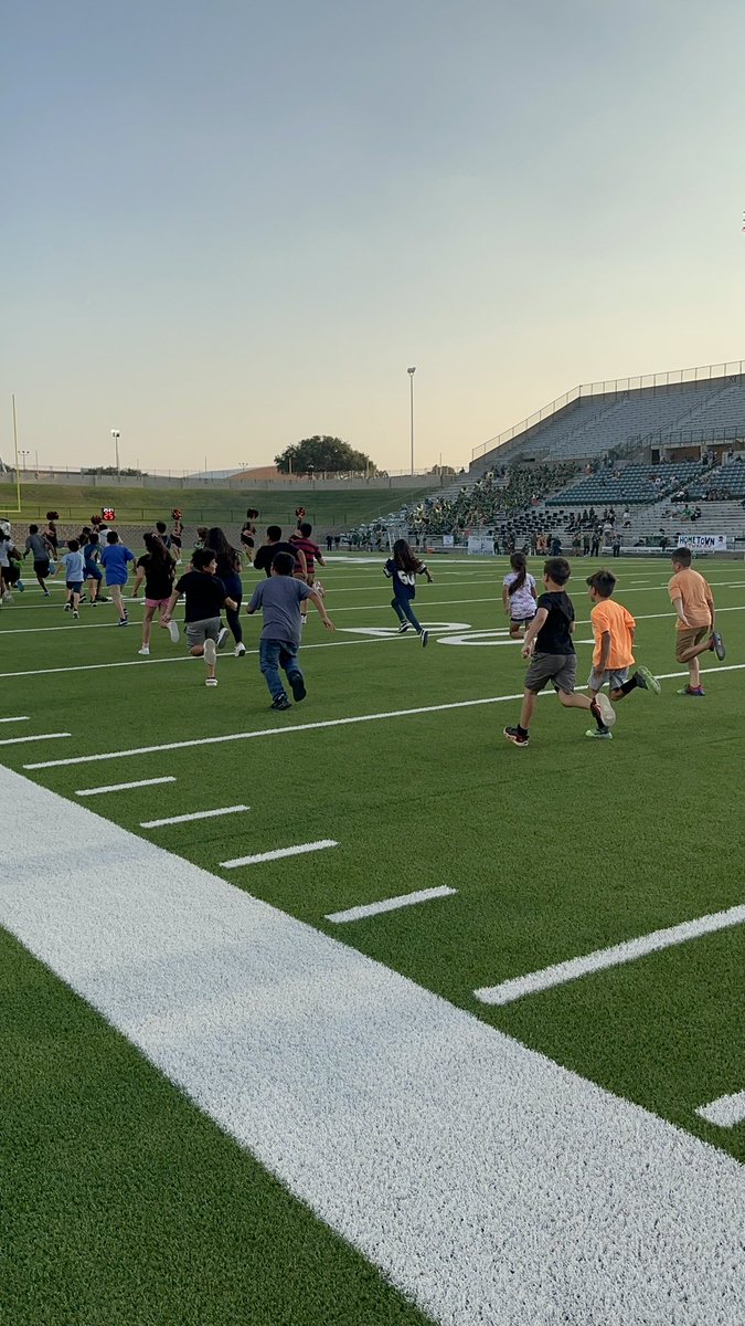 CgossM's tweet image. Lil Wrangler Night #WestSideBestSide #Commitment2Community #MISDExcellence