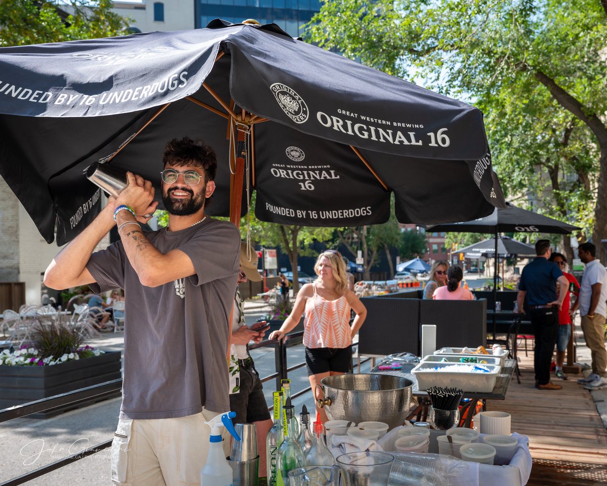 JoshGiesbrecht1's tweet photo. #tbt to @ashdownmarket first Block Party 🎉 🤠🙌🏾 Thanks to all the musicians that shared their talent with us. Thanks @Vivs4PDW &amp; @Hermanos_Wpg for helping us put this together! Thanks @smith4lag &amp; Bernadette Smith for stopping by @Ex_District_Wpg #wpg #downtown #summer https://t.co/WYoU0d9N1u