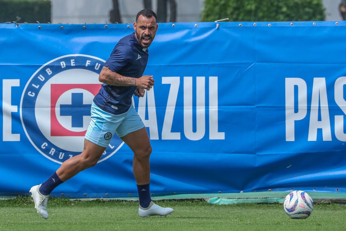 CruzAzul's tweet photo. 🔜 #ClásicoJoven 💙 https://t.co/HT1LTGbqJn