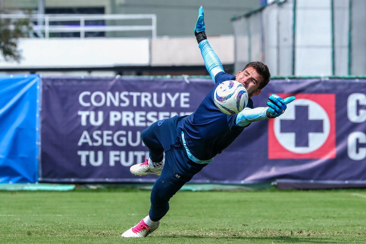 CruzAzul's tweet photo. 🔜 #ClásicoJoven 💙 https://t.co/HT1LTGbqJn