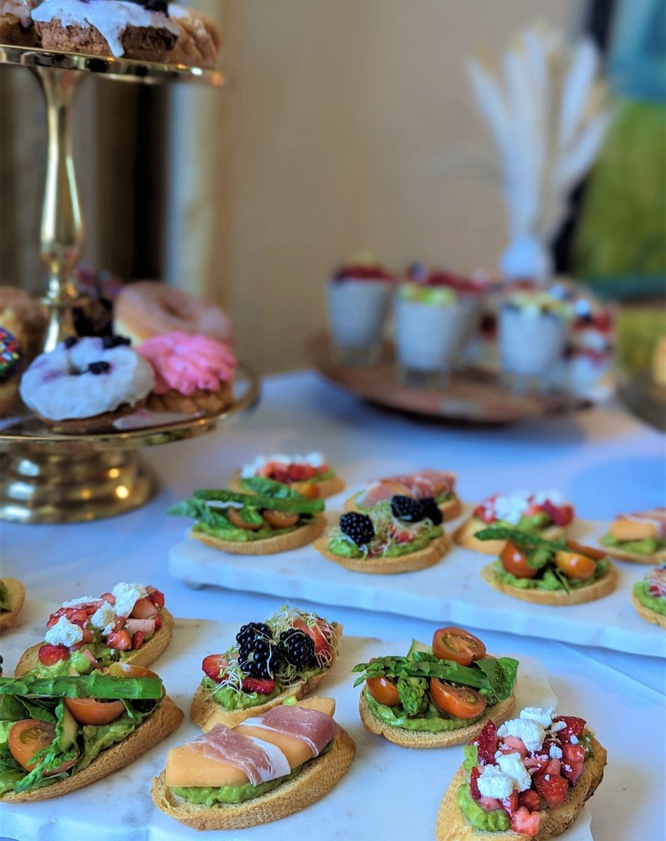 doubletreesdbay's tweet image. View our amazing Bridal Suite Packages for your perfect San Diego wedding day. Keep your bridal team fed and caffeinated with avocado toasts, brunch spreads, a Mimosa Bar and more! DM our wedding team @hibweddings for all inquiries today.

#HolidayInnBayside
#HIBweddings