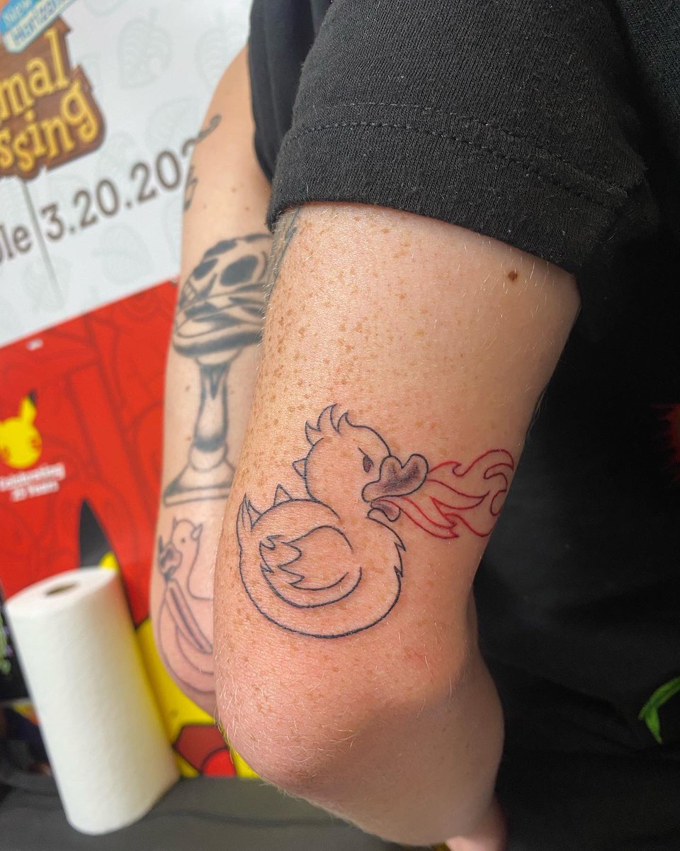 narcissustattoo's tweet photo. A really sweet couple came into @gypsy.smoke.studios today and got a set of #custom #rubberducky #oddduck #tattoos by me. They came out perfect and my clients were a pleasure to work with! Message me if youโd like to set your #tattoo #appointment this month or next๐๐ https://t.co/mA49Rk8Dlf