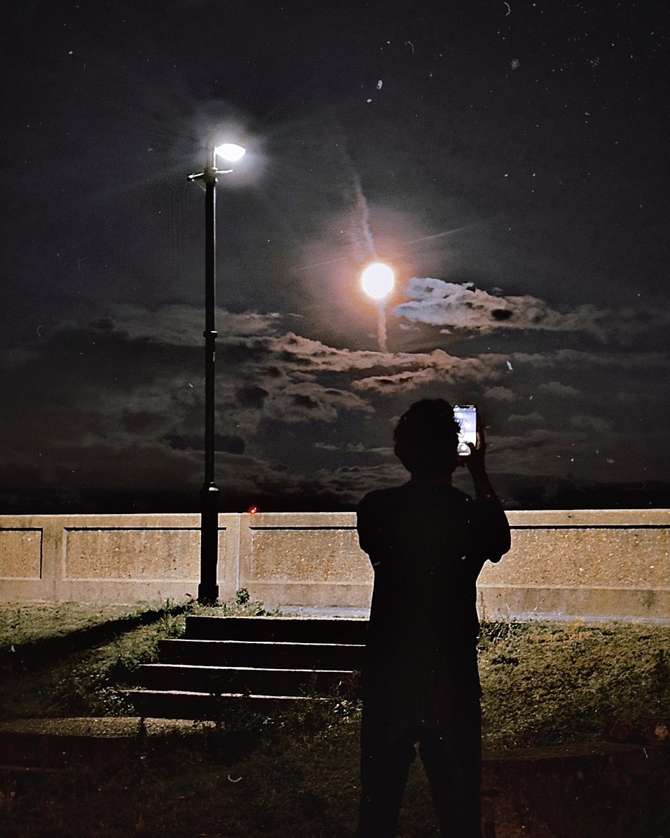 Happy #SuperBlueMoon 💙🫶🏽 of August 2023 📸: #OfficialObsessions