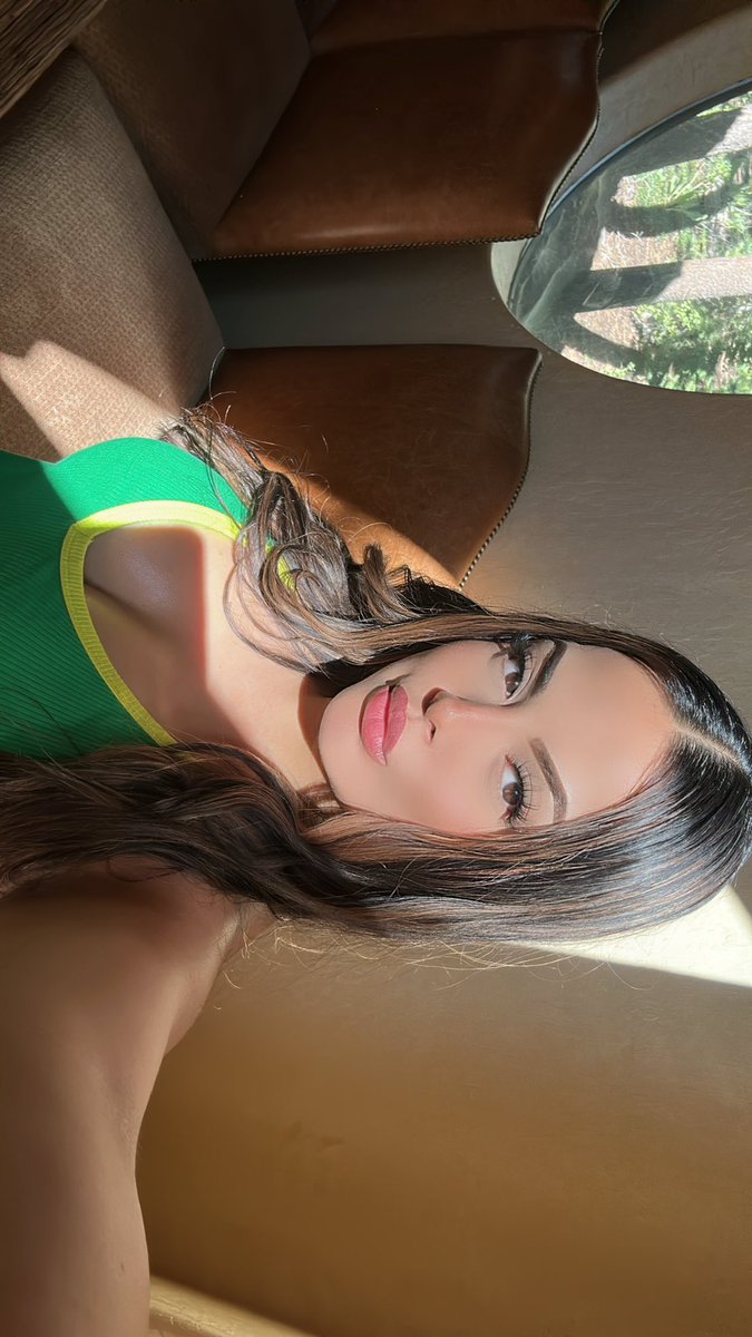 ohhdreea's tweet photo. 💚💛 https://t.co/5DZglsTNvu