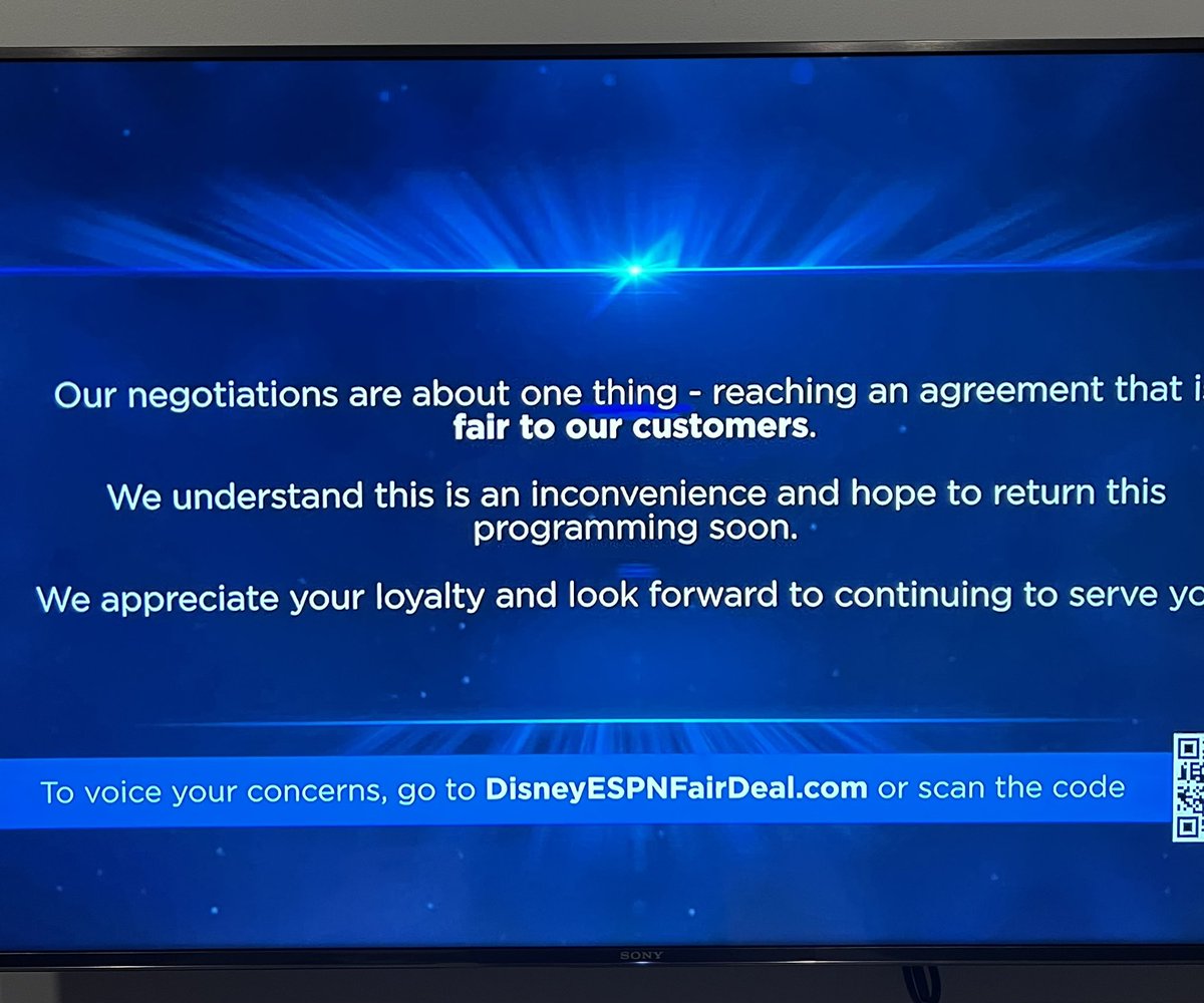iannisaifantis1's tweet photo. @GetSpectrum decided to black out ESPN to get the upper hand in their negotiations with @Disney ! So they cut off the @usopen from their viewers! Dump Spectrum asap! Go to @espn or @fuboTV !! #DumpSpectrum https://t.co/Wi9O7vB335