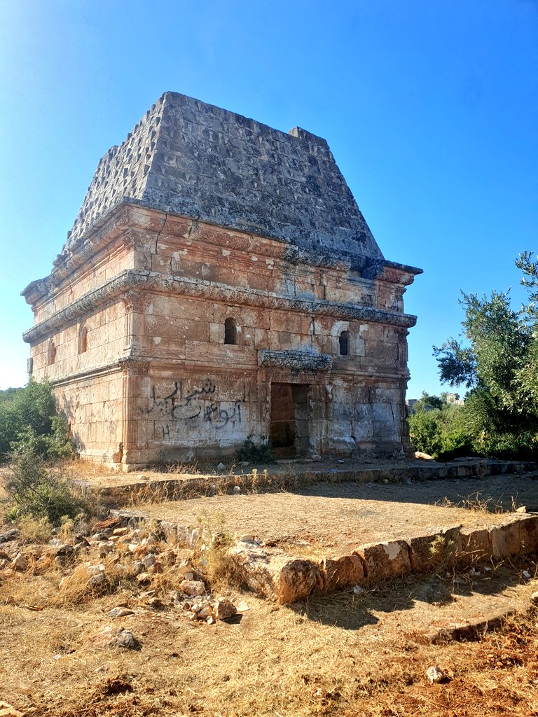 waleedziad101's tweet photo. Old is gold.
Beautiful, isn't it? Jabal Zawiya, #AlBara idlib https://t.co/TGm0BWazlh