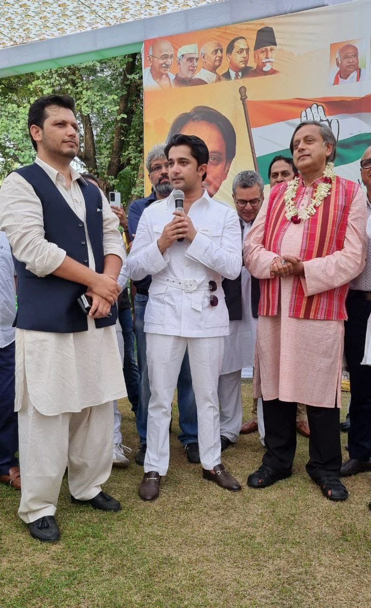 Ayeshap19's tweet photo. An August ⁦⁦@ShashiTharoor⁩

⁦⁦@ProfCongHaryana⁩ congratulated Dr Tharoor ⁦@SalmanSoz⁩ for their induction in CWC.

On the eve of 31.08.2023, there was a gathering of AIPC professionals from across India. AIPC celebrates 6 years of its existence. https://t.co/cfzBcFQgEk