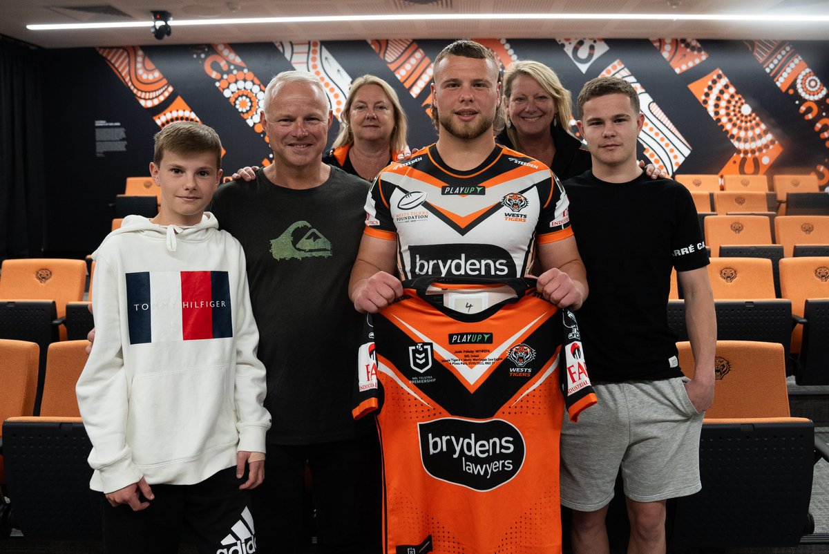 WestsTigers's tweet photo. It’s going to be a special game tonight for our debutants Kit &amp; Josh #ShowYourStripes https://t.co/1J8JDNbTIl