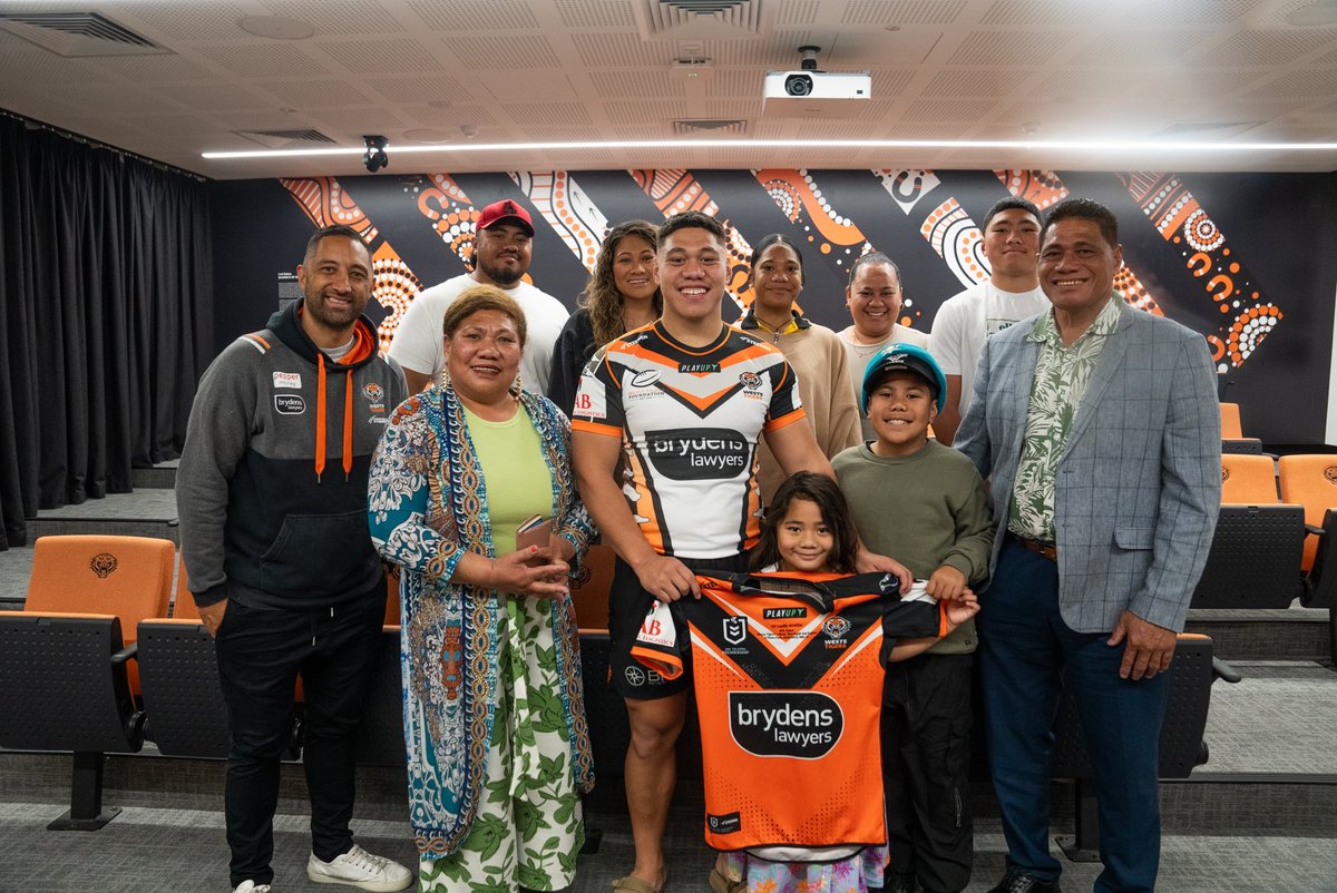 WestsTigers's tweet photo. It’s going to be a special game tonight for our debutants Kit &amp; Josh #ShowYourStripes https://t.co/1J8JDNbTIl