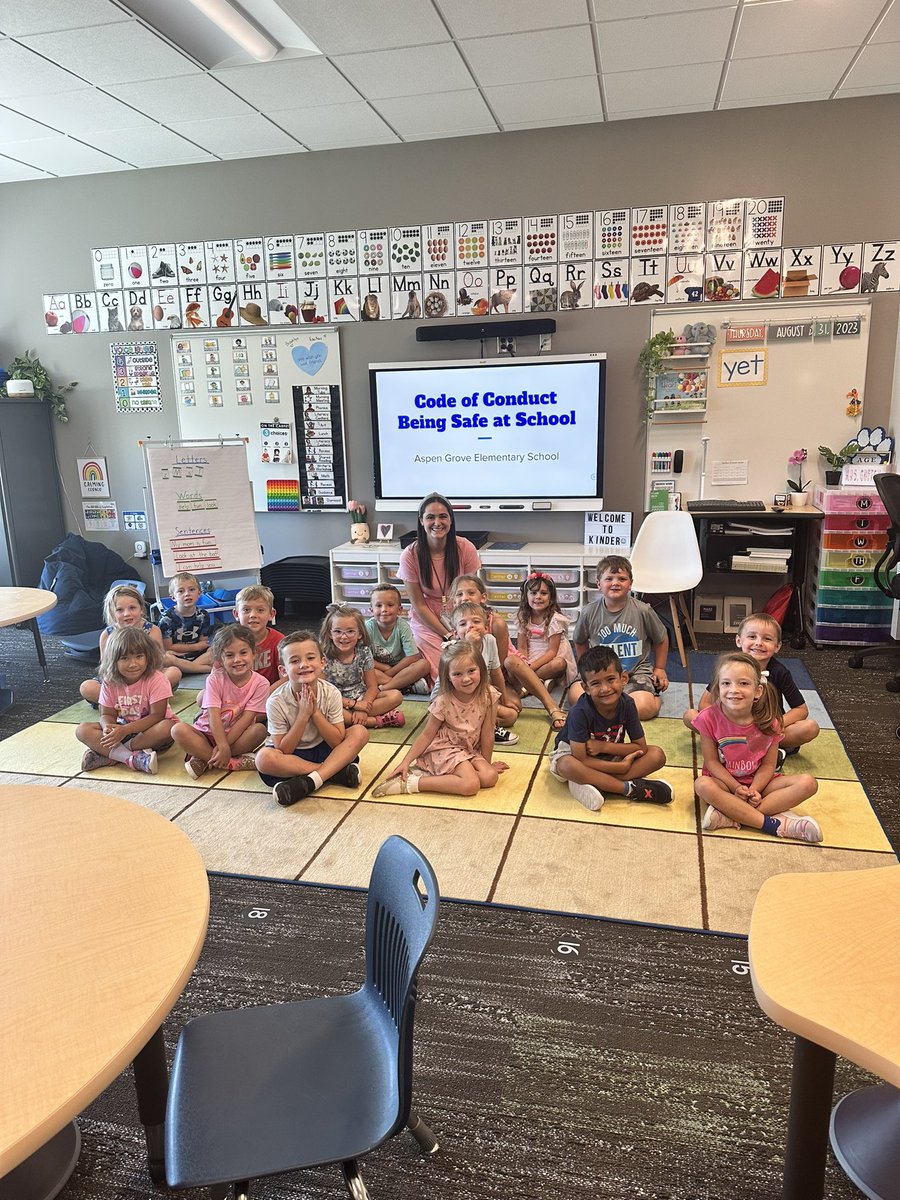 Congrats to <a href="/AGEGuffey/">Erin Guffey</a> for being named AGE’s Teacher of the Year!  She is a top notch educator and an exceptional person.  We 💙 her!  Everything she touches shines and glistens!  Honored she is my colleague!  💚💙💚💙