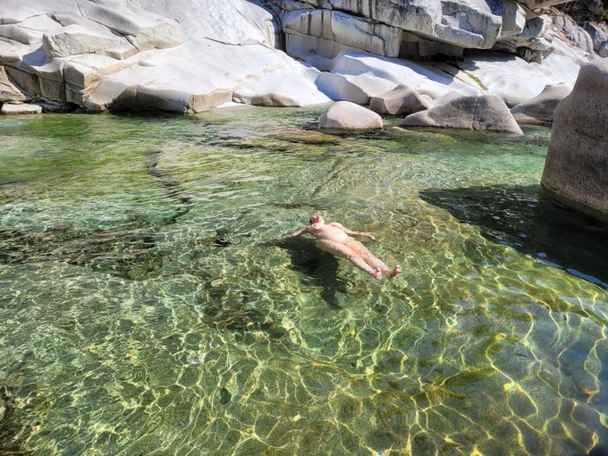 Had a lot of fun at the river today.... very peaceful. I still of of course managed to find some thing<a href="/tag/playtimewithjill"class="tags"><span>#playtimewithjill</span></a><a href="/tag/hungbullsapplytoday"class="tags"><span>#hungbullsapplytoday</span></a>