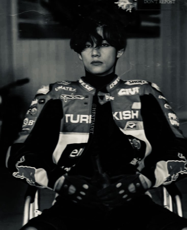 ᅟᅟ  

ᅟᅟ     𓏲  ࣪𓂃 ˖ 🏁  
ᅟᅟ    𝓡un  or  𝚍𝚎𝚊𝚍. 
 ⠀  ⠀⠀  ⠀⠀ ⠀⠀  ⠀  ⠀  ⠀  ⠀.  𓂃
ᅟ