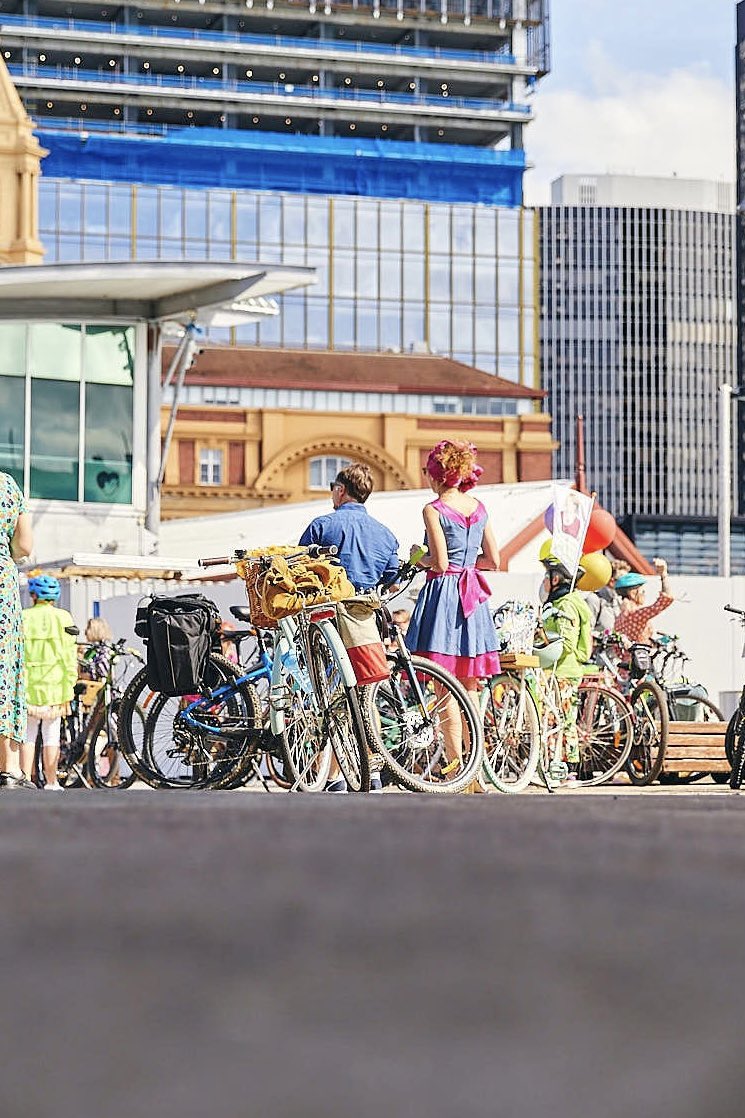 Auckland_Fwbr's tweet photo. The more women ride their bikes in the urban space, the more women will feel encouraged to exercise that right.
Join us 💃🏻🚲💫
Sunday, 17 September
📍Domain Wintergardens
⏰ 1 pm
📸 @mattcrawfordphoto
#200cities
#fwbr #womenleading #grassroots #bevisible #bewomen https://t.co/nce2q1WEI2