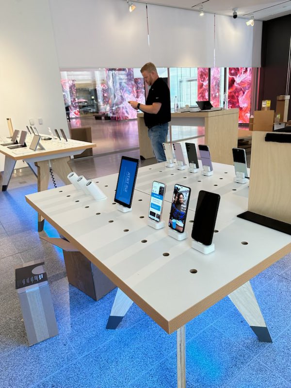 JordanSmithNTX's tweet image. Sad sight but new beginnings! 
Day one in the books of breaking down the #ATTEXP location and moving it into the relocation! AT&amp;amp;T HQ Discovery is here and open tomorrow by 1pm! 🙏
#lifeatatt