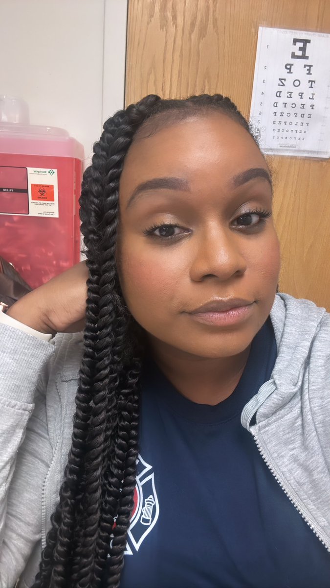 journeytoDrTaye's tweet image. Back at work and I’m already confused of this role reversal! Back to reality #ErTech #Medstudent #Chicago