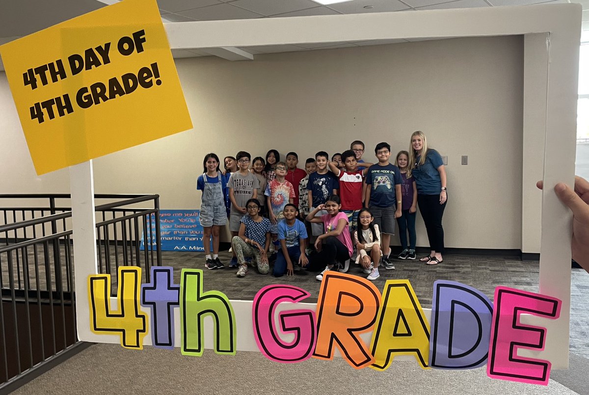 ashleyborak's tweet photo. 4th day of 4th grade ✅@popepanthers https://t.co/JouEycYjaq