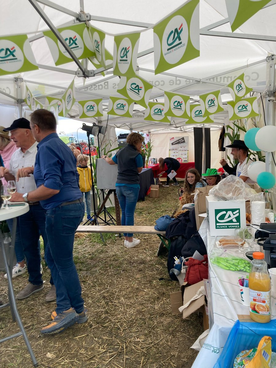 RiegerAC's tweet photo. Partenaire historique des @JeunesAgri_67 , le @CreditAgricole à participé dimanche dernier aux Terres en fête à Geudertheim organisées par les JA de Brumath. Vif succès de la manifestation et bon courage aux laboureurs pour la finale Régionale https://t.co/jZryou7x76