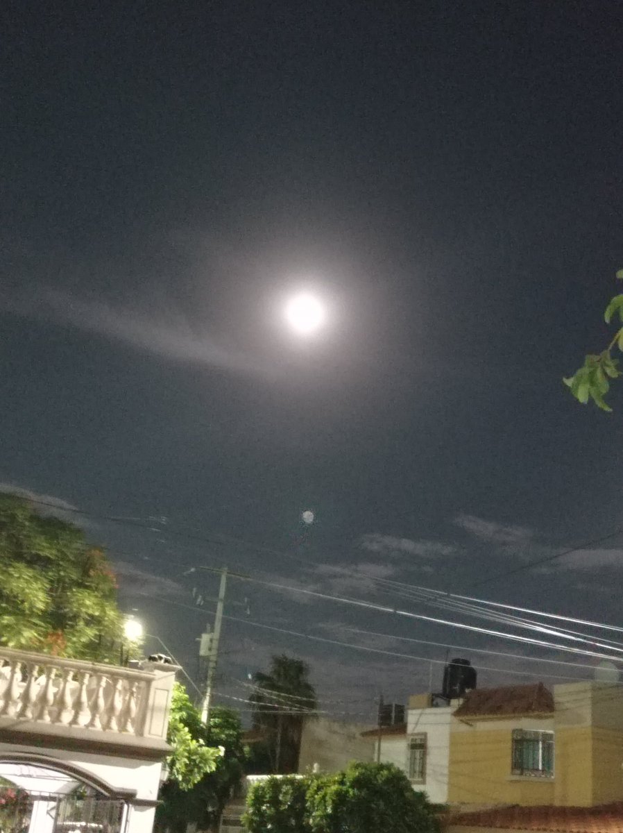 Gceli12's tweet photo. #LunaAzul https://t.co/ffiOlfjViR