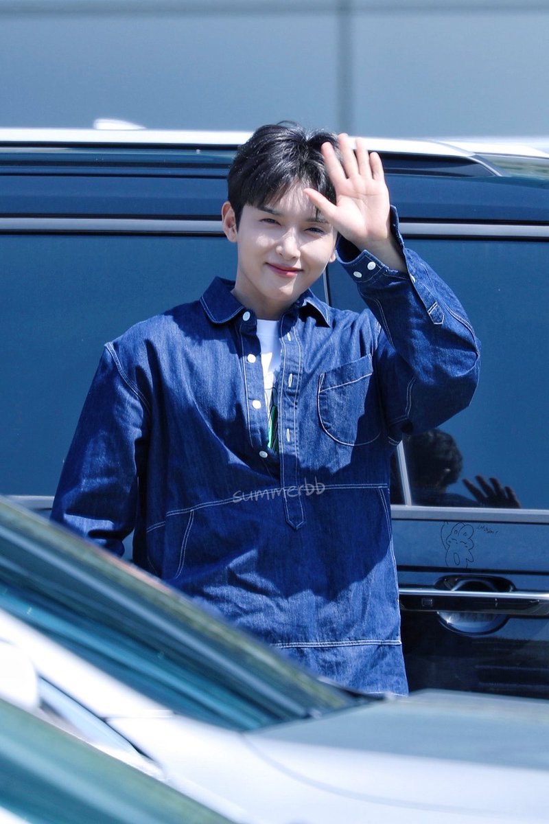 230901 출근

 (오래만에 고화질 올립니다~

#려욱 #ryeowook