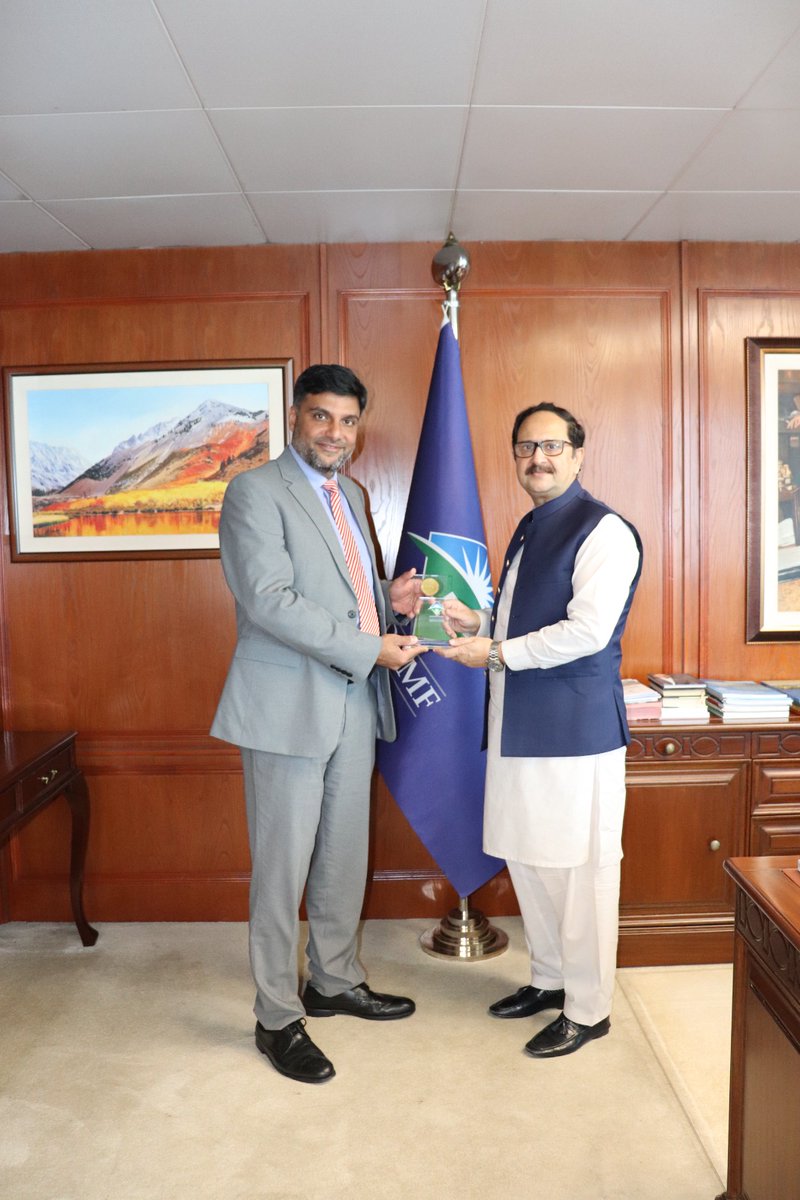 IslamicReliefPK's tweet photo. We're witnessing the worst #climatechange crisis of our times. Pakistan needs climate education and awareness to avert future disasters. 
CEO @ndrmfpk @bilal1anwar @WaseemAhmadIRW and @AsifSherazi17 discussed possibilities of bringing a large scale climate project to Pakistan. https://t.co/F8isFPypOY