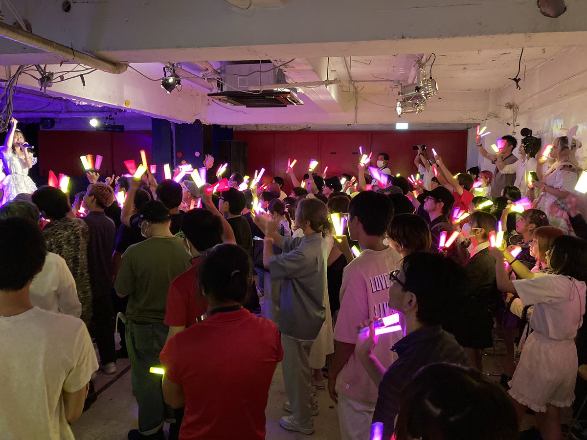 lulunoln's tweet photo. るるのるんラストライブ
ありがとうございました🙇‍♂️

たくさんの方に見に来ていただき本当に感謝しております。

メンバーはそれぞれの道に進みますが、これからも頑張っていくので今後とも3人を応援していただけると幸いです。

ありがとうございました。 https://t.co/PzZEFAhk46