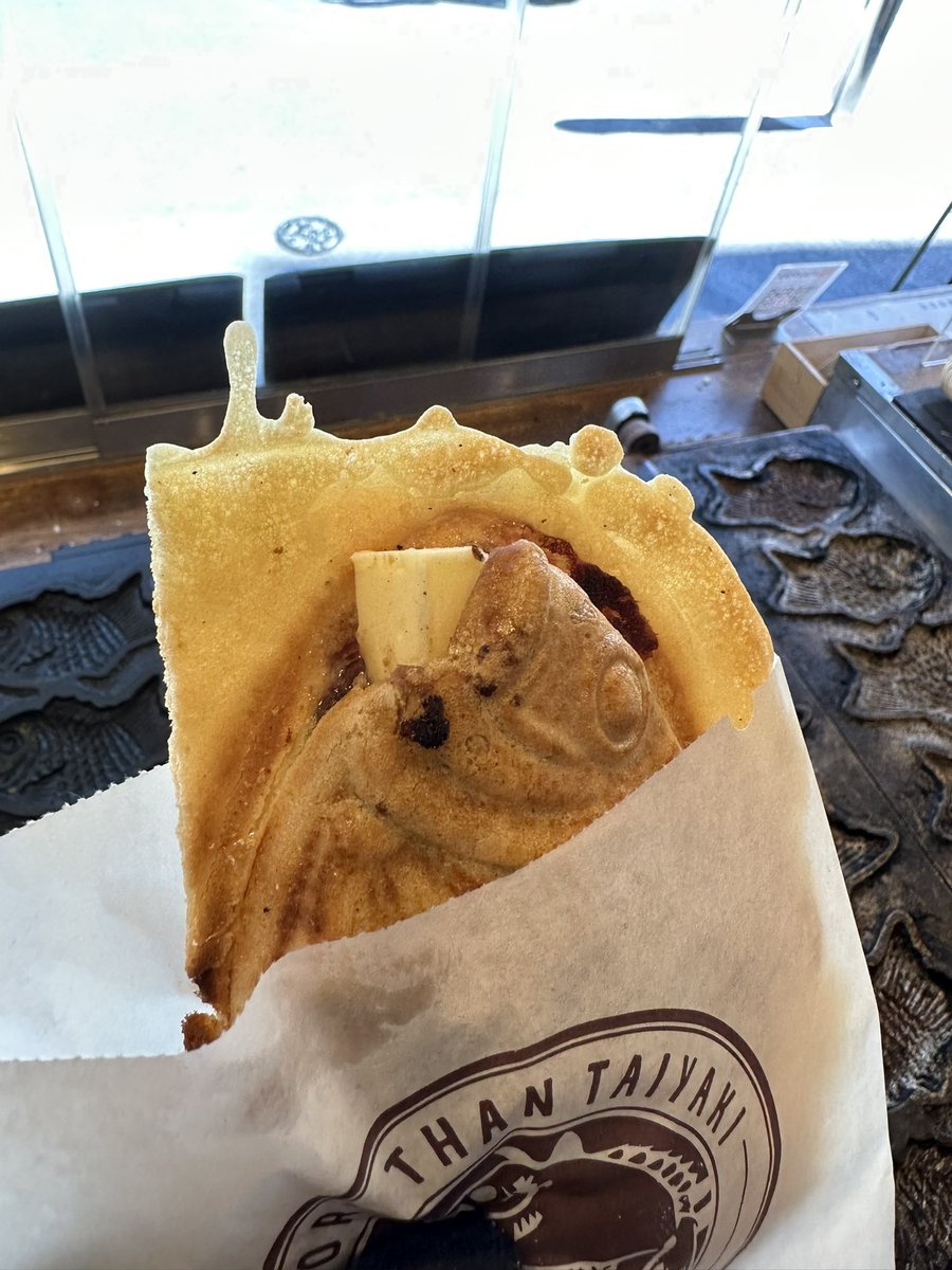 kyodo_oguraan's tweet photo. 【新企画挑戦中】

常連Sさんからのラブコールにより、
「あんバターたい焼き」の試作品を数量限定で提供中🫶

自家製あんこにバターを溶かすと、とろり罪の味🫘🧈

賞味期限30秒、その場限りの味をぜひお試し下さい☺️

（経堂店限定です。バターが溶けてしまうのでお待ち帰りはお断りさせて頂きます） https://t.co/gu8Si0mAw7