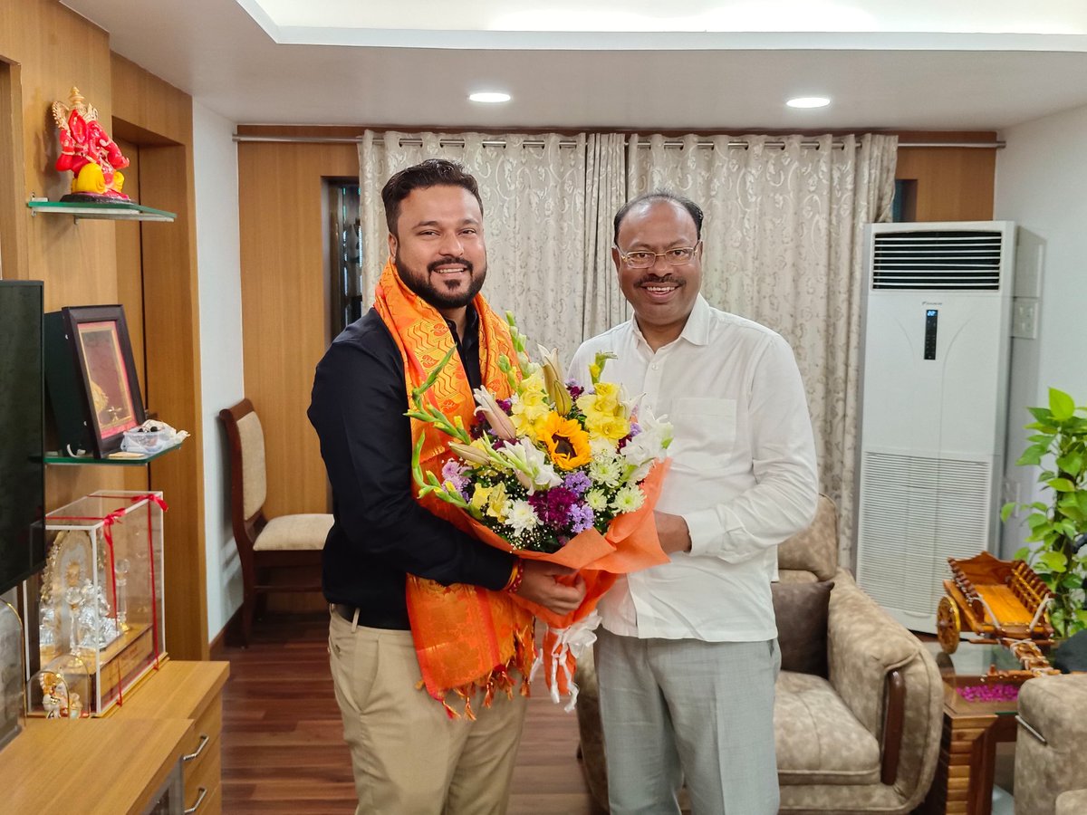 जन्मदिवसाचे औचित्य साधून आज भारतीय जनता पार्टी, महाराष्ट्र प्रदेश अध्यक्ष श्री. <a href="/cbawankule/">Chandrashekhar Bawankule</a> जी यांची भेट घेऊन शुभाशिर्वाद घेतले.