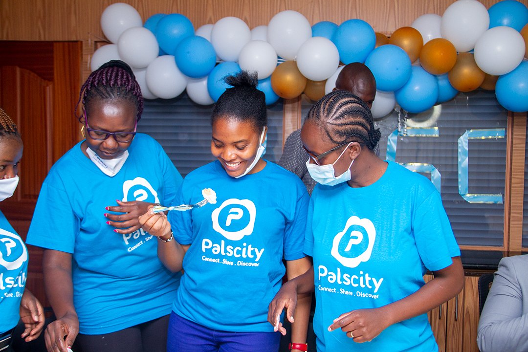PALSFOUND's tweet photo. Happy New Month from team #PalscityFoundation. The climate week has already started for us! Our Campaign this month: #GoGreenGoCrazy
Support our campaign in relevant posts and conversation. #GoGreenGoCrazy !
https://t.co/5d6fwAkfXH https://t.co/hKNrxvi8lt