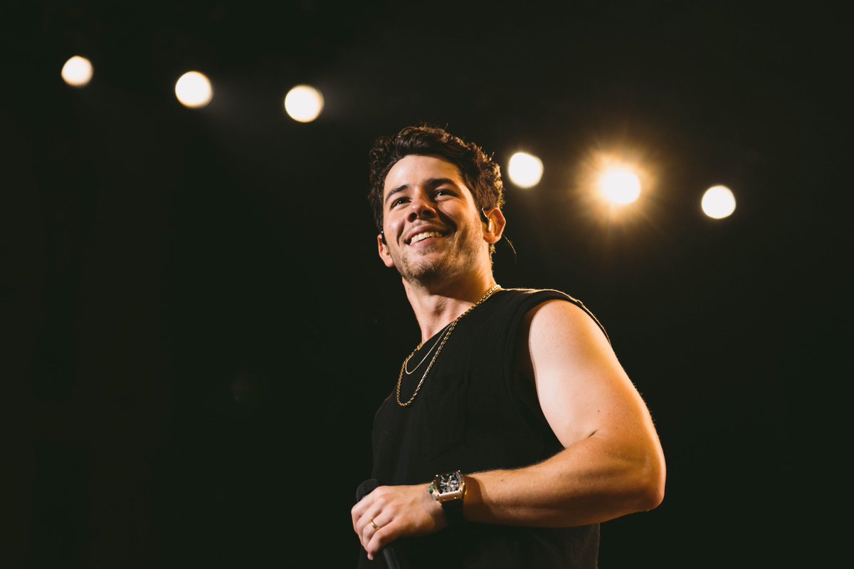 jonas brothers fan news tweet media
