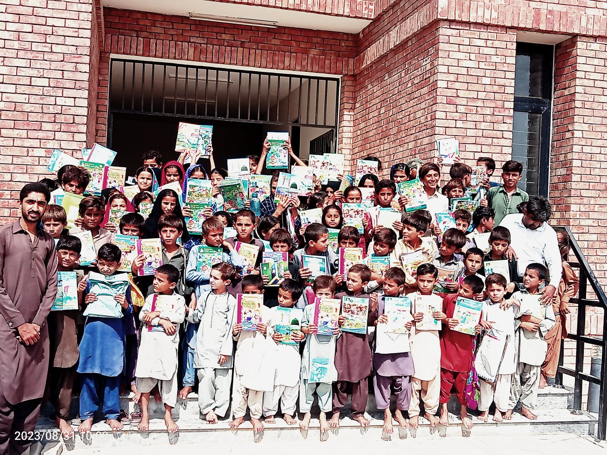 sindhijani's tweet photo. Marvelous moments to see happy and and joyful kids after receiving their School Books https://t.co/gEOQJ1qCgD