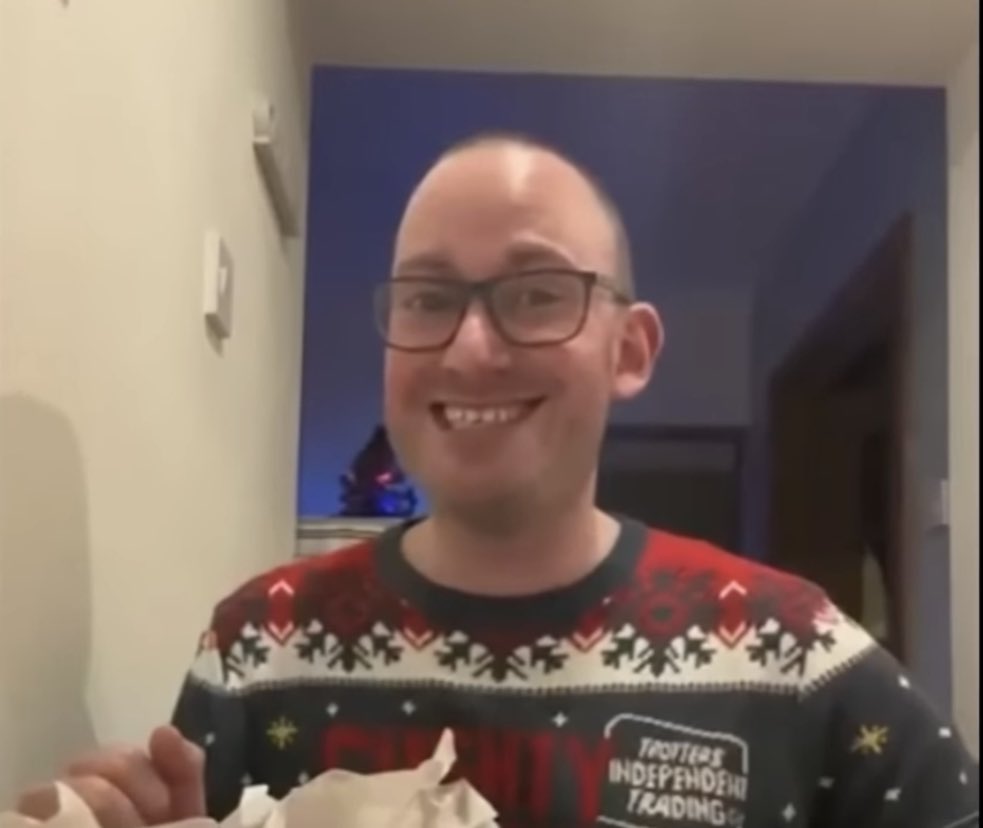 kiva olla saamatta CS2 tässäkin kohtaa ku jengi reporttaa mut siks että osaan pelata 😃😃😃