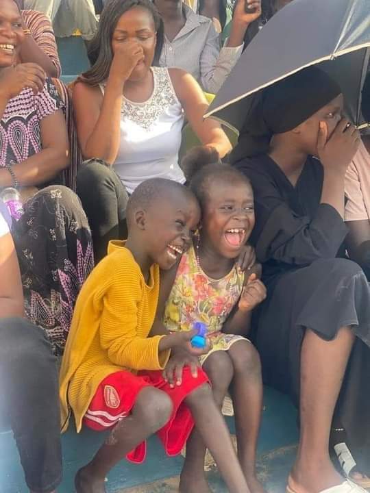 I am made to understand that these kids shed tears of joy whike supporting the bright stars during their win over China. What a picture!