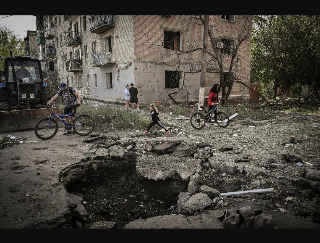 traductionauto's tweet image. Ce régime n&apos;est bon qu&apos;à faire des cratères. Misère.
#STOPPOUTINE