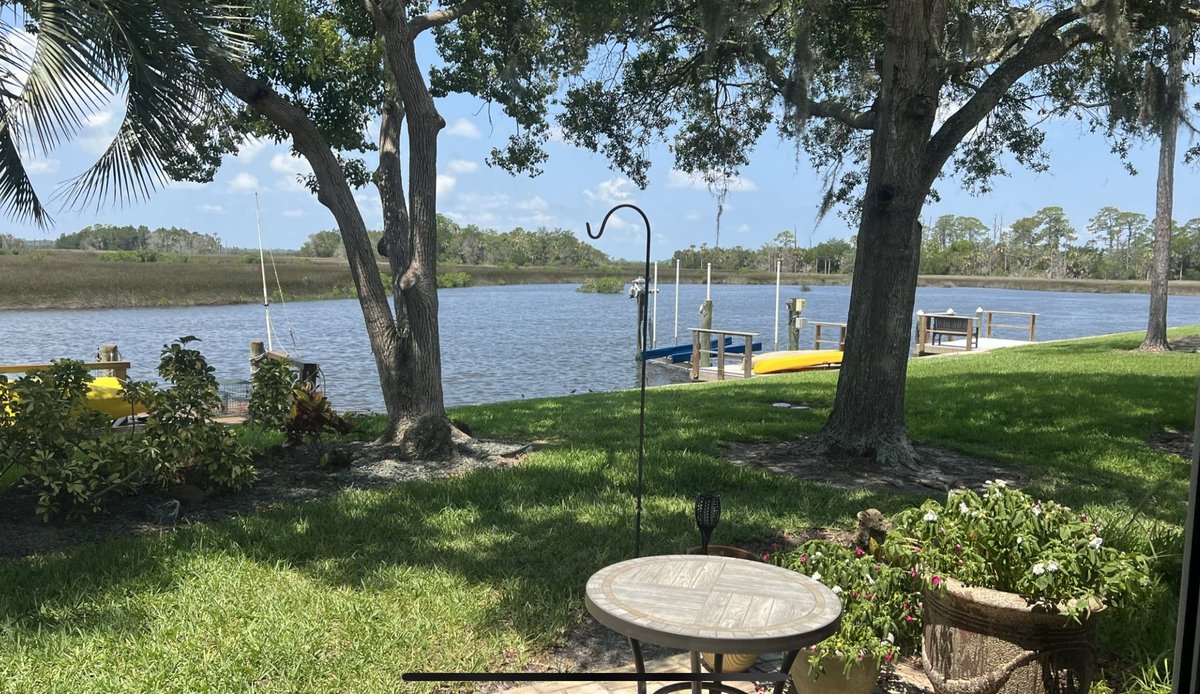 GreenScreenGal's tweet photo. Hello beautiful souls in my #PLN  please pray for my parents &amp;all those affected by #Idaila #IDALIAhurricane that they will be able to rebuild &amp; send LOVE to relieve their stress.Thank you!❤️@bbray27 @KindnessCoach_ @teachergoals @EvoHannan @MisbahGedal @Rdene915 #GreenScreenDad https://t.co/EdtNyxh5zH