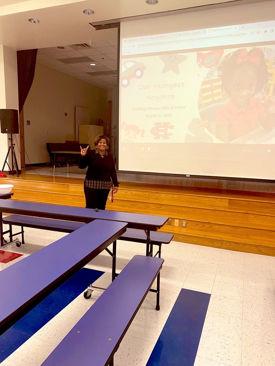 MeloAgenda's tweet photo. Lake Ridge Meet The Teacher Night Was Filled With Eager Parents And Scholars!! Our K-2 Parents And Scholars Enjoyed The Building Literacy Skills At Home Presentation!! 😃🤘🏽📚#MissionPossible @LRELonghorns @LREiServe @LaToBrown @CMontLife https://t.co/wSf8np6IcR