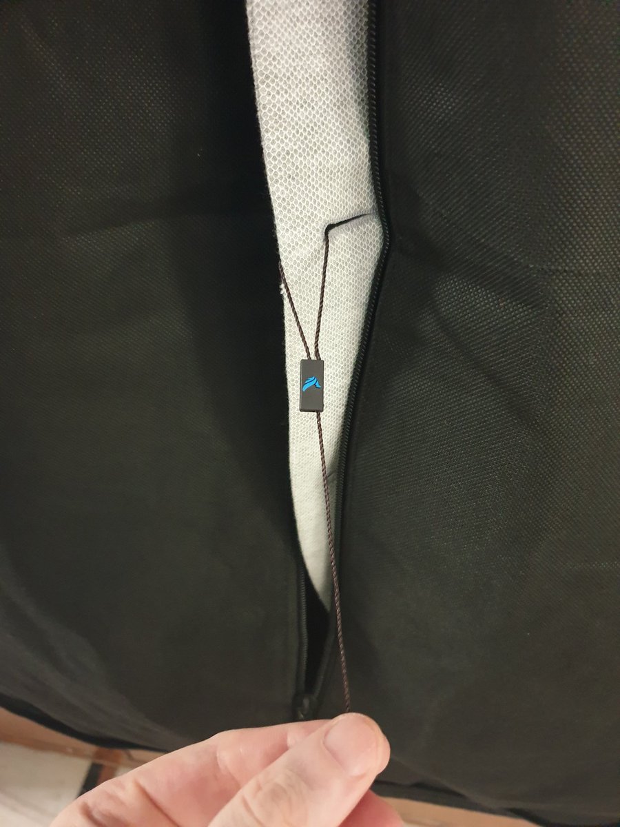 JacktravenK's tweet photo. So @myntra n sellers have started new scam. I ordered two blazers, both came without price tag and now I want to return 1 of them, they are saying they sent with price tag, they can't accept return. Hats off to the idea of scam ! https://t.co/W8chhTvhni