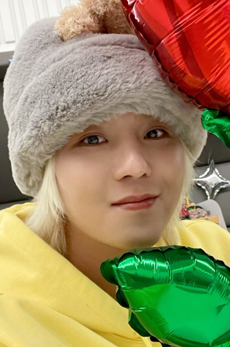 RainexMino13's tweet photo. Happiest birthday @simply_ally18..
Enjoy your special day and let's have an cse soon for MINO 😂😂
When ulit tau magkita kita @realllllea @morenagirl76 😂😂
#BirthdayGirl #WINNER #INNERCIRCLE #INSEOS https://t.co/D5yg98gNSI