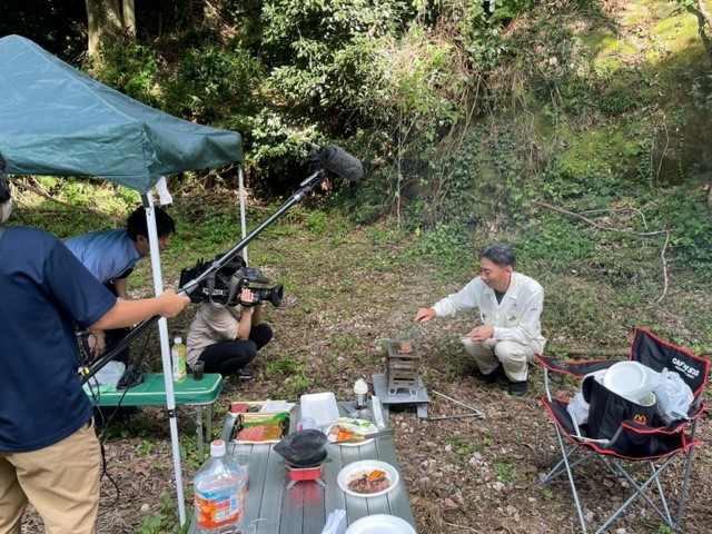 tobabuhin's tweet photo. 【東海テレビ取材📺】

#鳥羽部品商会 です！
9/4(月)の #東海テレビ #ニュースONE に私達の活動を放映してもらえる予定です！
#ヨタハチクロック 、#ホイールキャップ だけでなく #BBQプレート も取材して頂けました📷
#各務原イオン での展示やワークショップでの活動など是非ご覧ください！ https://t.co/bGeL1qAkOH