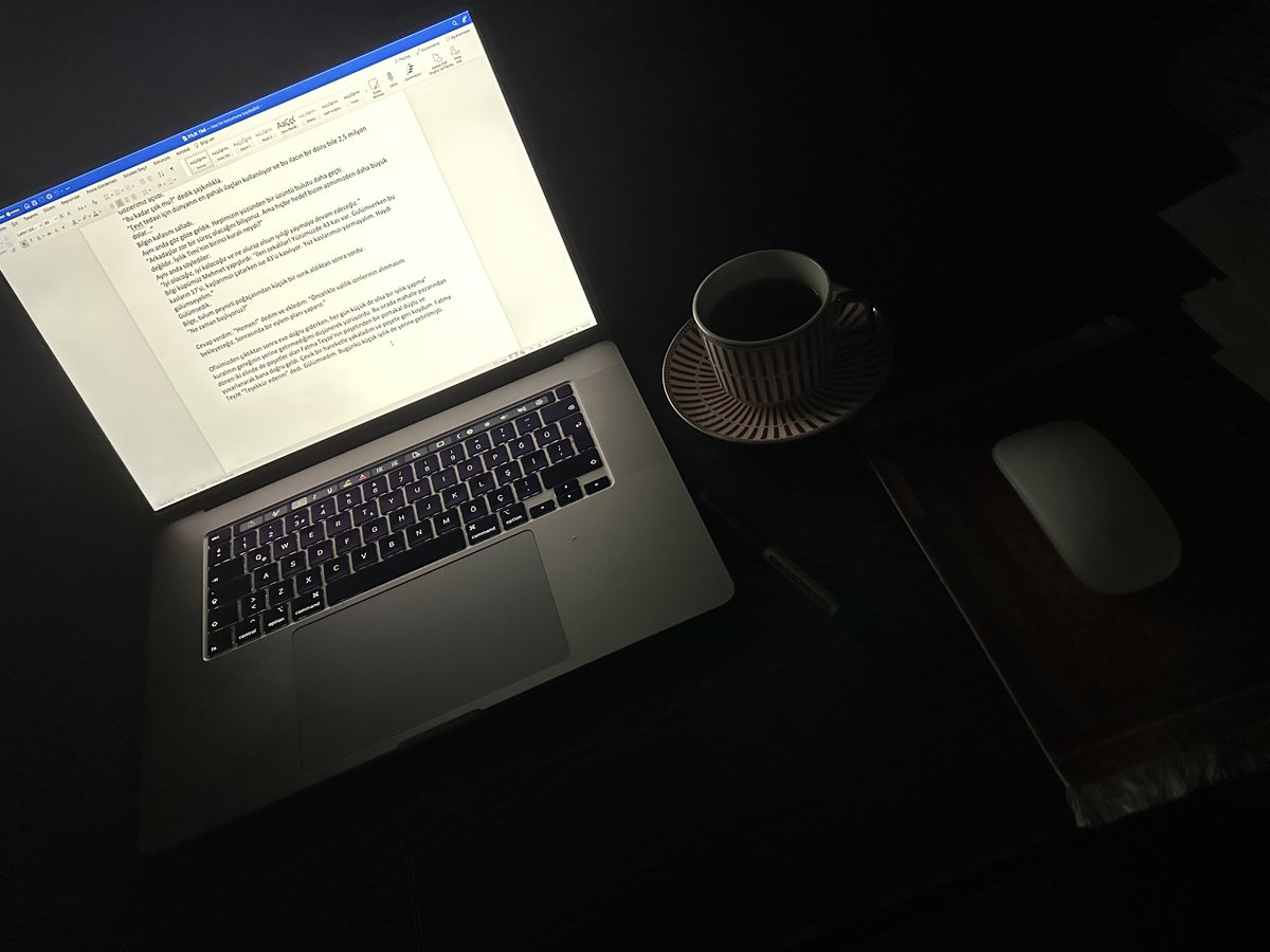 Saat 05.40… Yeni demlenmiş çay… Fonda TRT Türkü’de birbirinden güzel türküler. Bilgisayarın ışığında “rızkın dağıtıldığı saatlerde” “kelimelerden rızkı”nı almak.  “İyilik Timi” yükleniyor. Şüphesiz kelimeler bizim değil Rabbimize aittir. Biz sadece geçici olarak