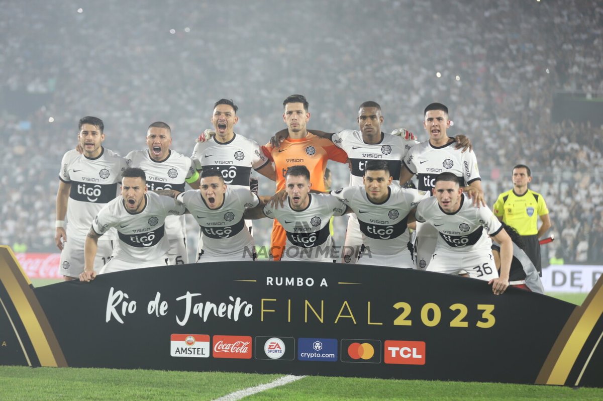 Queda agradecer por habernos dado de vuelta varias alegrías en esta copa.
Sabemos para quienes lastimosamente este fue el último tren.
Sabemos quienes deben dar un paso al costado.
Sabemos quienes deben continuar.
Que este sea el inicio de otra época dorada♥️