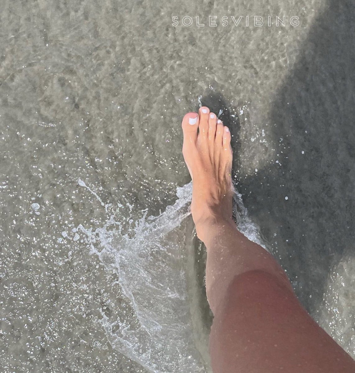 Solesvibing's tweet photo. Get my toes all wet 💦💦

•feet foot toes• https://t.co/HhCnrAtGHs